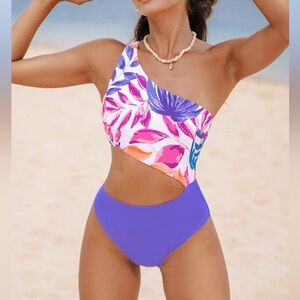 NWT Floral Print Asymmetrical Bathing Suit - Large